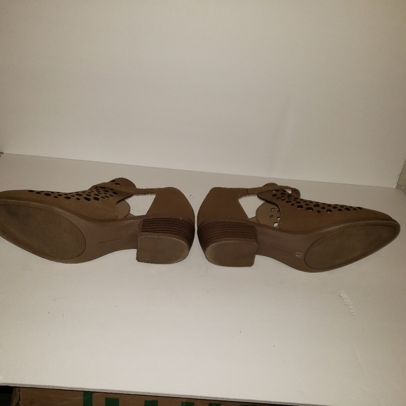 Shoes - Picture 3 of 3